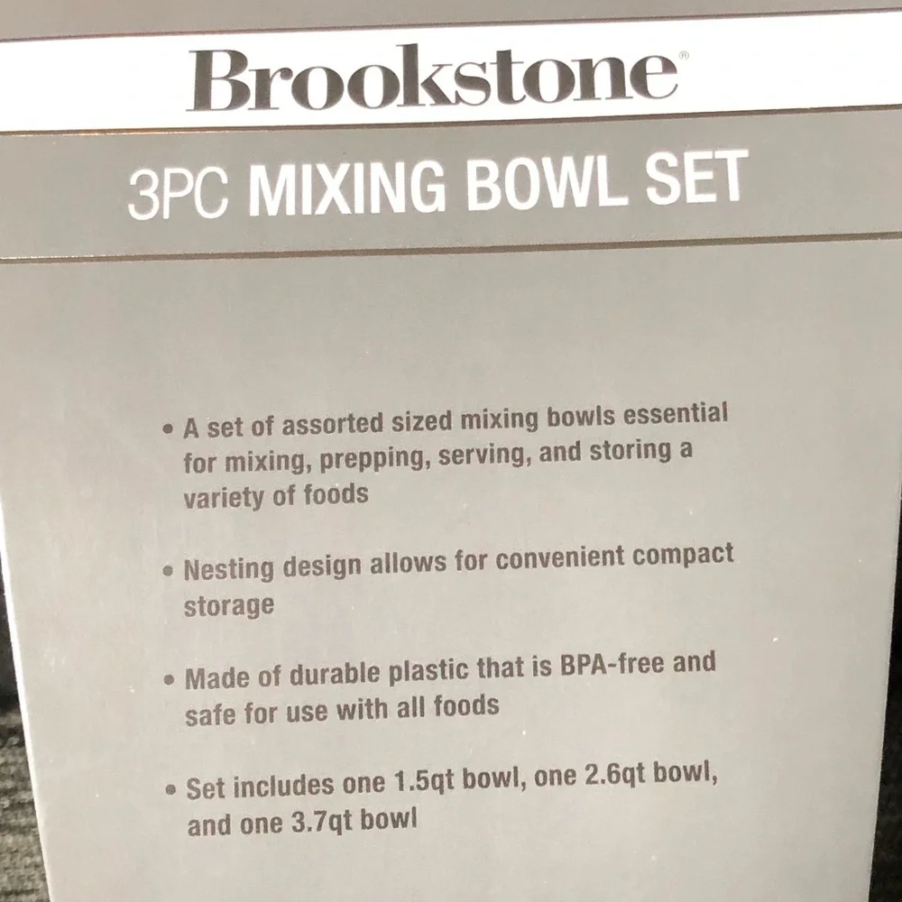 NWT Brookstone Set of 3 Mixing Bowls